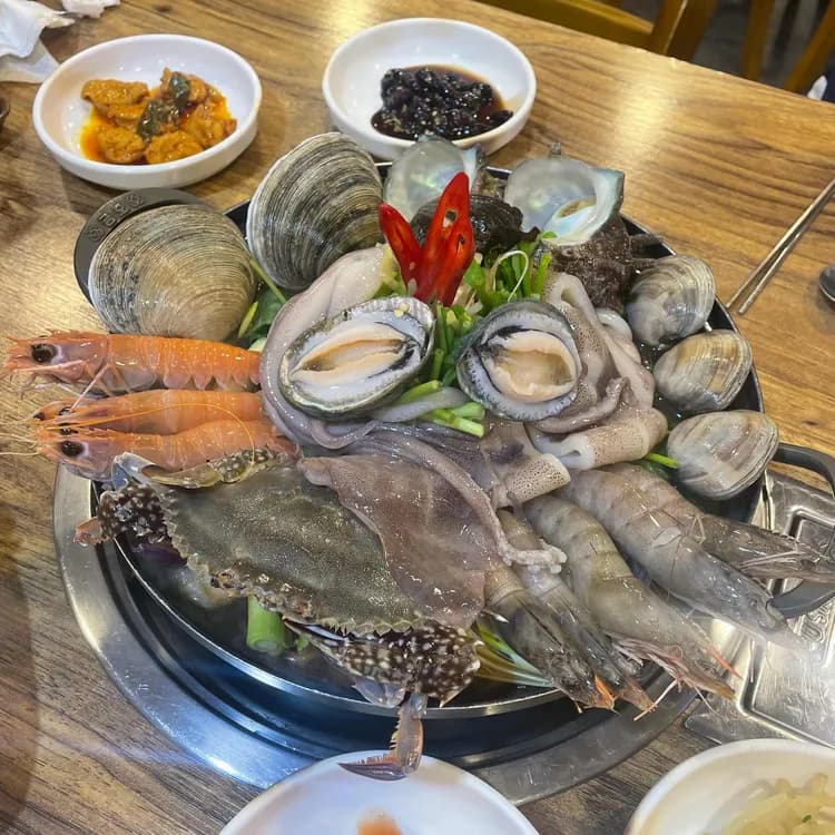 제주 서귀포의 숨겨진 보석, 정희네해물탕 - AI 딩코의 맛집 공략