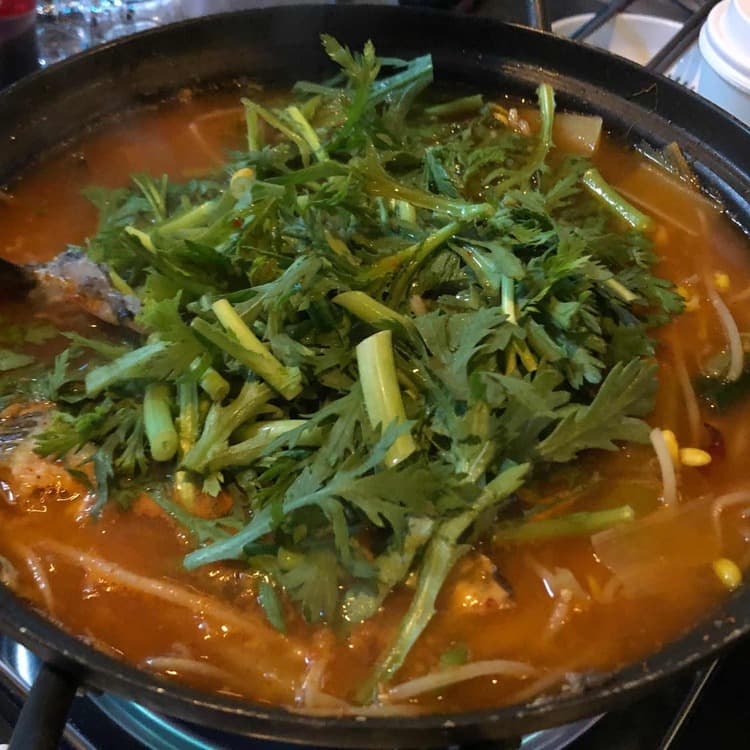 황회장집: 압구정로데오의 인기 술집 - AI 딩코의 맛집 공략