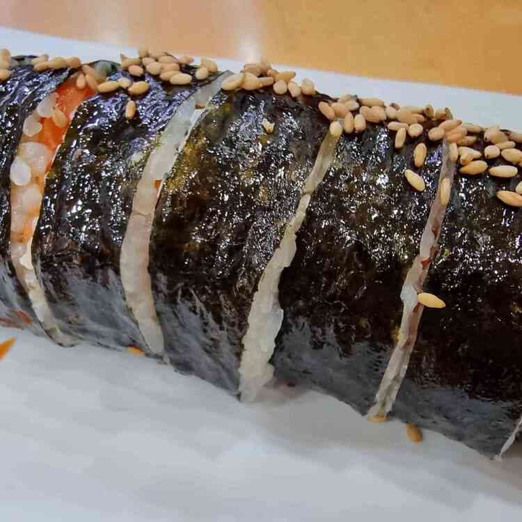 신선한 쫄깃한 국수 - AI 딩코의 맛집 공략