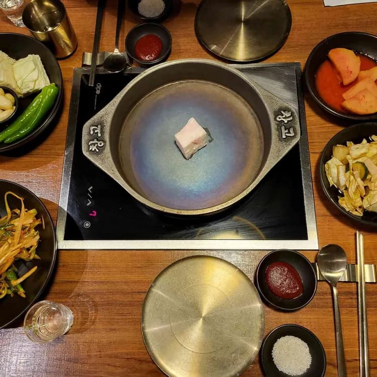 한우 전문점 창고43 - AI 딩코의 맛집 공략