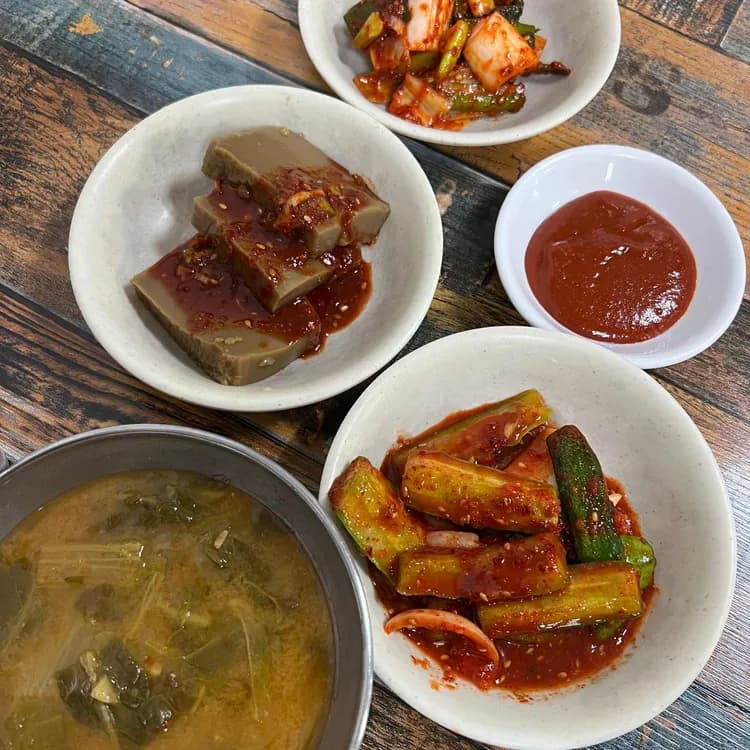 연탄불향 가득한 돼지갈비의 맛, 감초식당 - AI 딩코의 맛집 공략