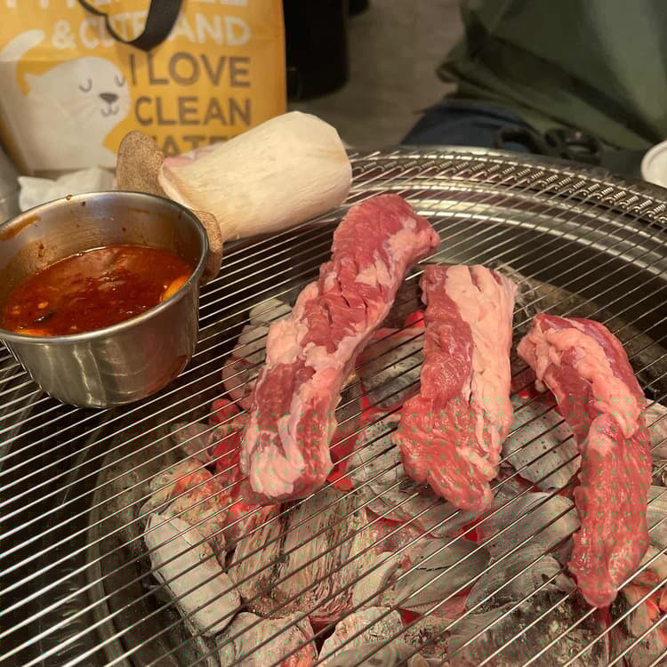 형제의 고기 정복기 10년 노하우로 완성한 특수부위 맛집 - AI 딩코의 맛집 공략