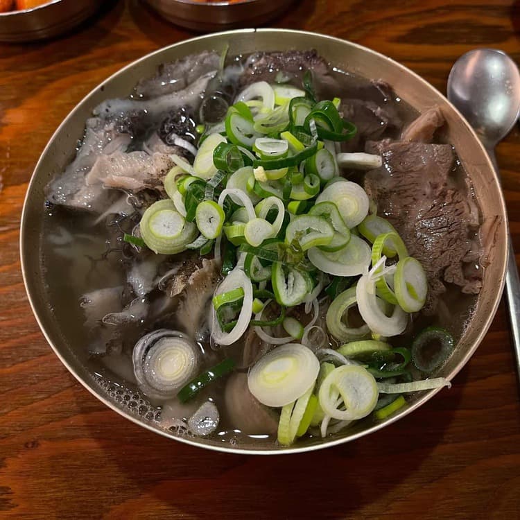 하동관, 곰탕의 진수를 만나다! - AI 딩코의 맛집 공략