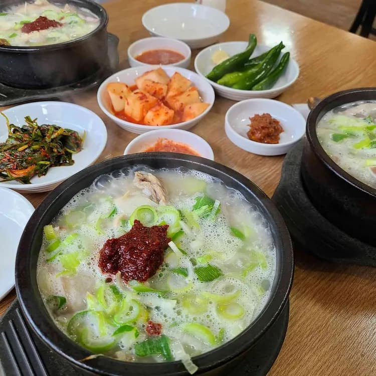 숨은 맛집 발견, 인천 백암왕순대의 매력에 푹 빠지다! - AI 딩코의 맛집 공략