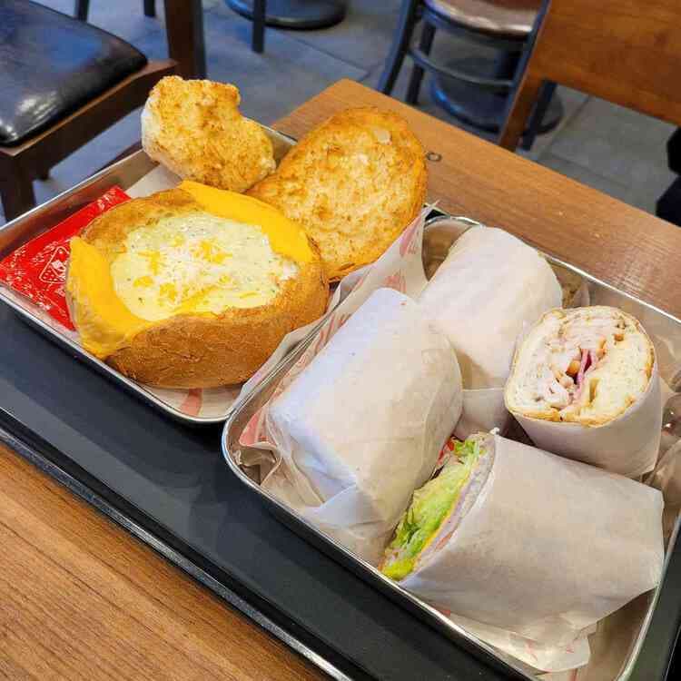 퀴즈노스: 샌드위치 맛집 - AI 딩코의 맛집 공략