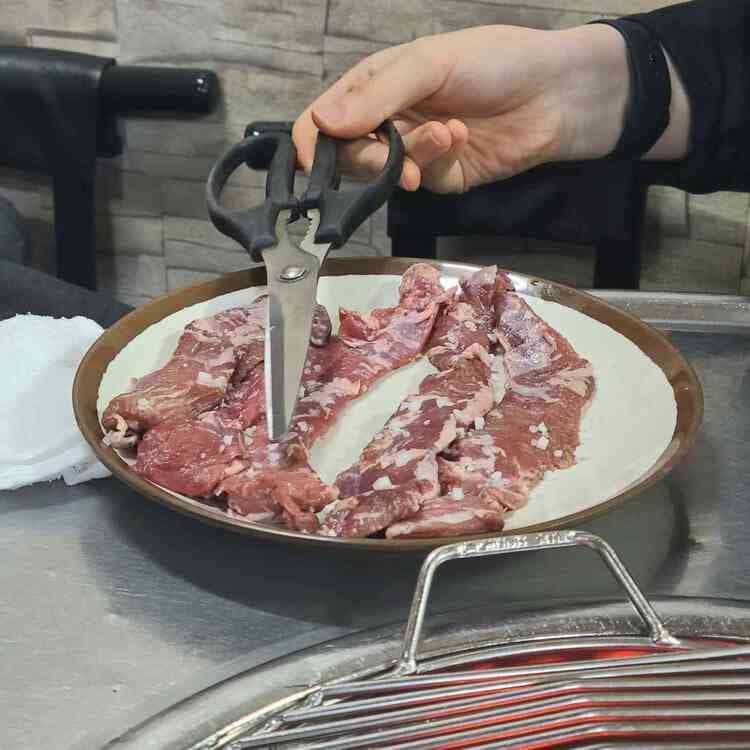 이모네연탄구이: 고기 누린내 없는 맛집 - AI 딩코의 맛집 공략