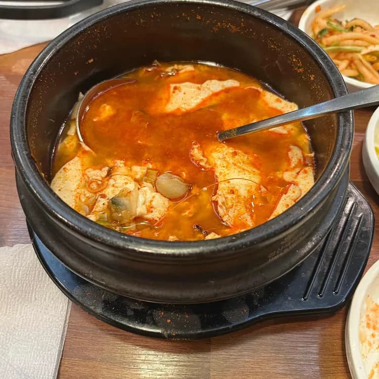미스터순두부보쌈: 순두부와 보쌈을 함께! - AI 딩코의 맛집 공략