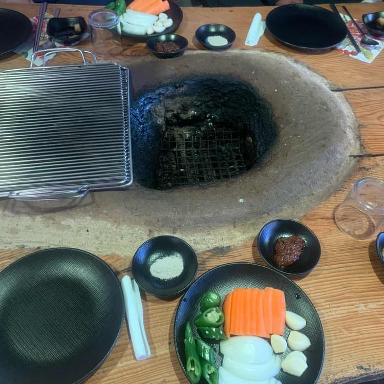 천등산 염소마을: 예약 필수 맛집 - AI 딩코의 맛집 공략