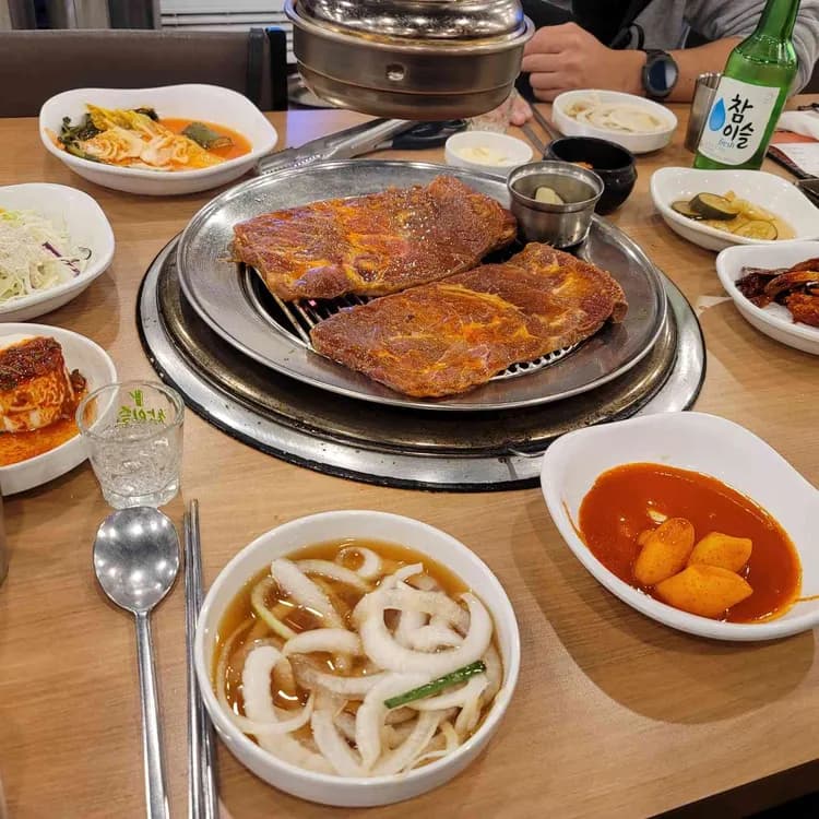 흥부골숯불돼지왕갈비 - 가성비 좋은 갈비 맛집 - AI 딩코의 맛집 공략