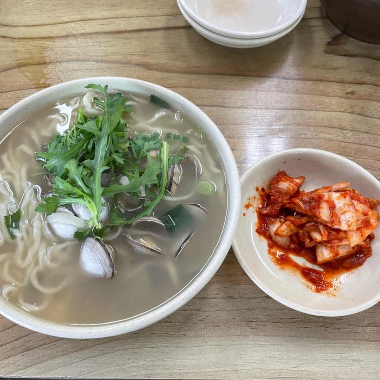 대전의 조개칼국수 명소, 오씨칼국수 - AI 딩코의 맛집 공략