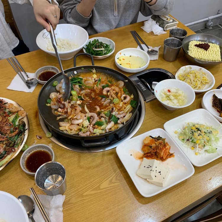 낙지마실, 낙곱새의 정석을 경험하다! - AI 딩코의 맛집 공략