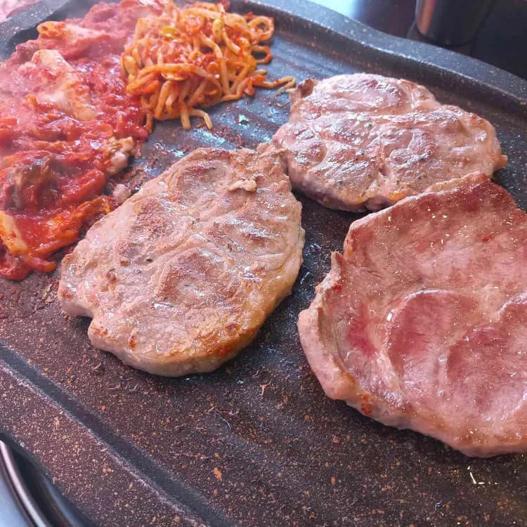 신촌 구이마을, 저렴한 무한리필 고기집 - AI 딩코의 맛집 공략