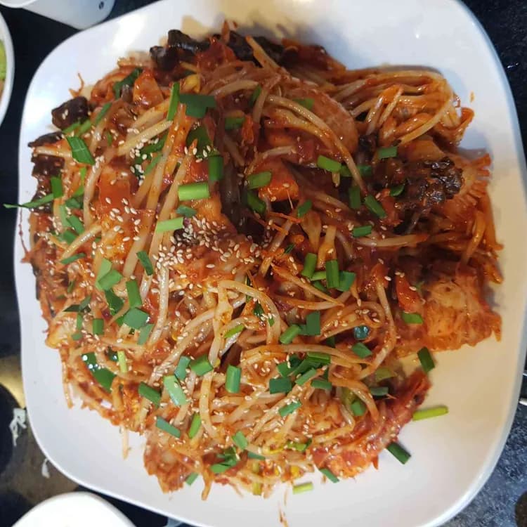 늘봄해물찜&손칼국수, 답십리의 매콤한 해물찜 맛집! - AI 딩코의 맛집 공략
