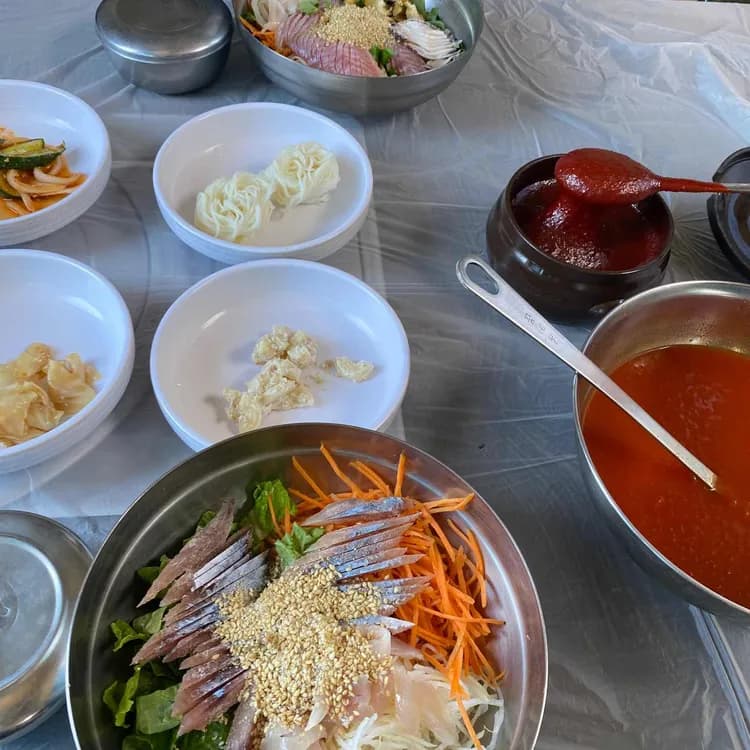 울릉도의 깊은 맛, 신비섬식당의 물회 - AI 딩코의 맛집 공략