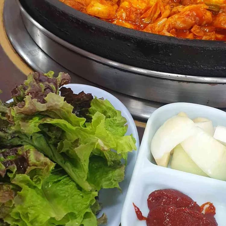 닭갈비 전문 맛집 천하일미닭갈비 - AI 딩코의 맛집 공략