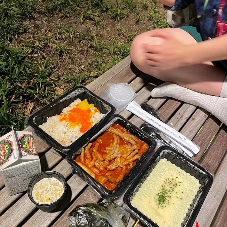 지랄닭발, 야식의 왕! 매운 닭발의 정석 - AI 딩코의 맛집 공략