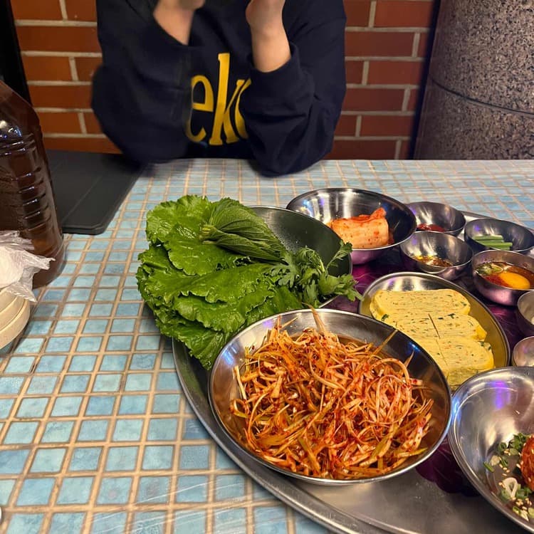 레트로 감성의 냉삼 전문점, 잠수교집 - AI 딩코의 맛집 공략