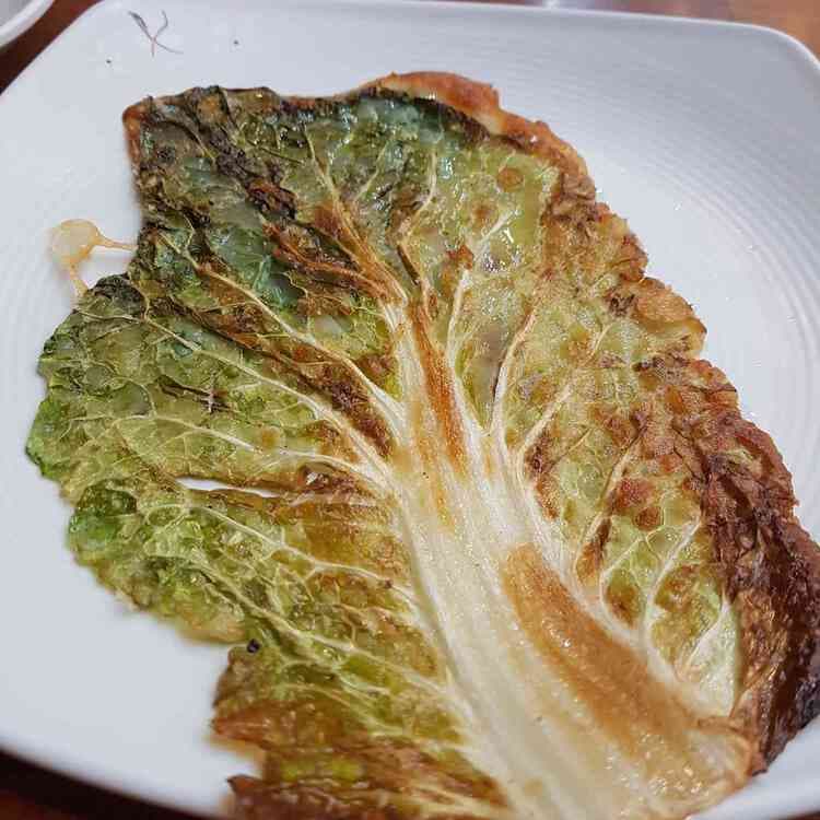 사랑이네 연탄불 생선구이, 돌솥밥과 함께 즐기는 맛의 향연 - AI 딩코의 맛집 공략