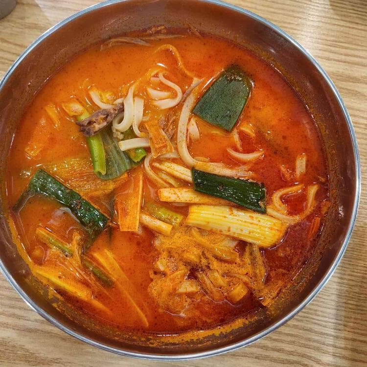 강동 육대장 맛집 리뷰 - AI 딩코의 맛집 공략
