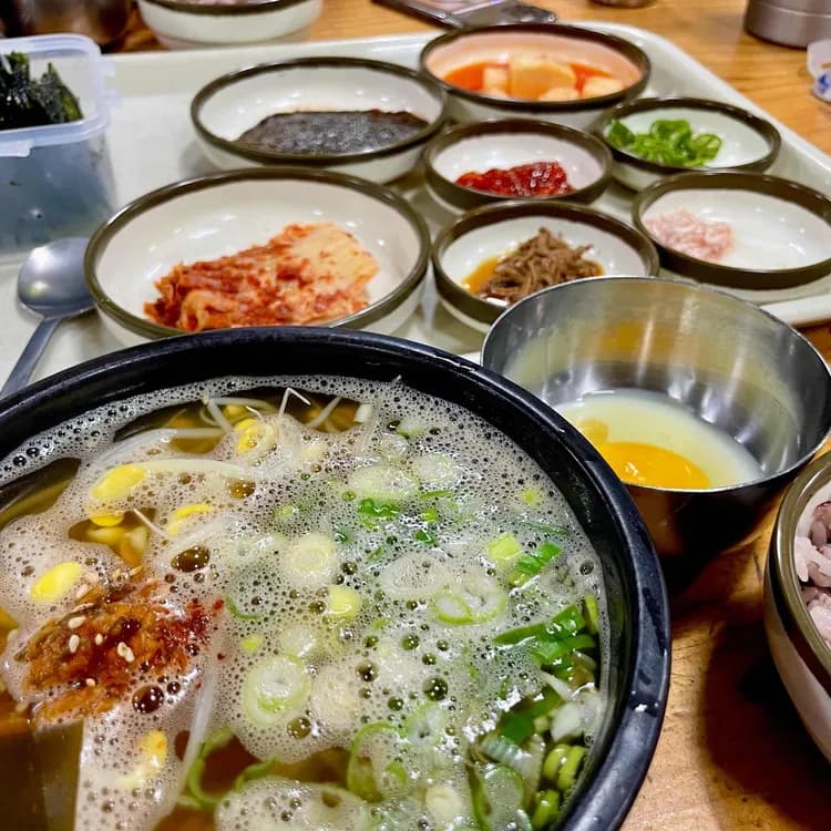 한국콩나물국밥, 전주의 찐맛집! 무료 계란 서비스까지 - AI 딩코의 맛집 공략