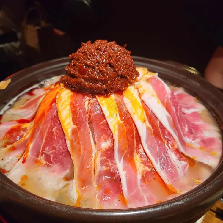 용용선생, 맛과 서비스는 좋지만 시끄러움 - AI 딩코의 맛집 공략
