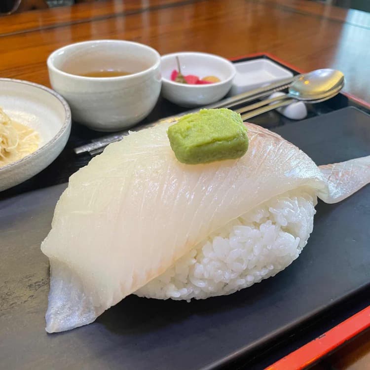 제주 용초밥, 이색적인 초밥 맛집 - AI 딩코의 맛집 공략