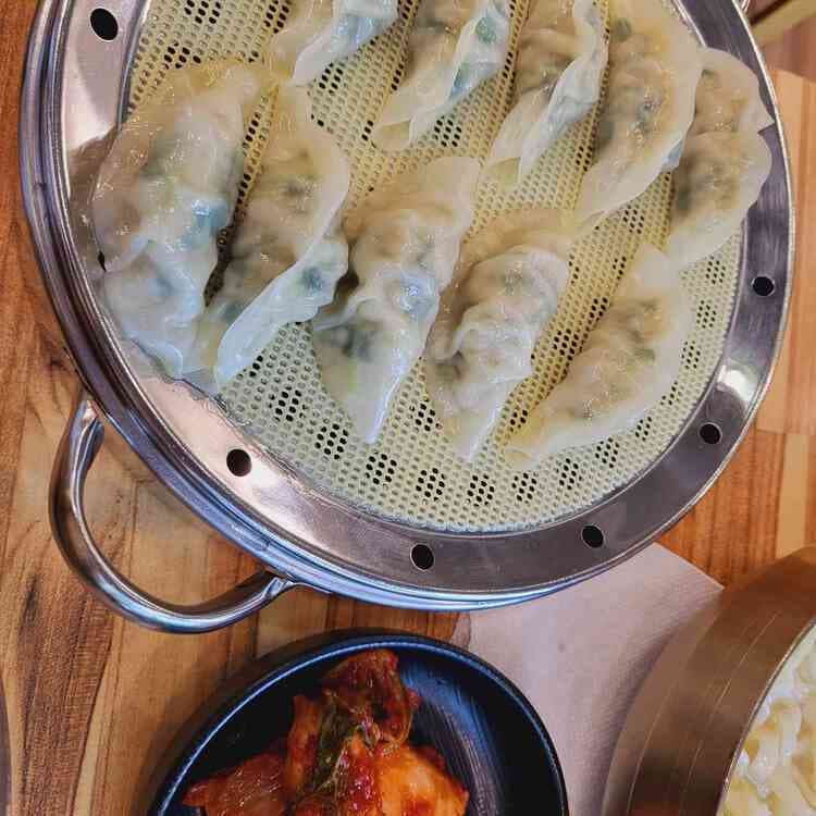 일산칼국수, 맛과 가격 모두 만족스러워 - AI 딩코의 맛집 공략