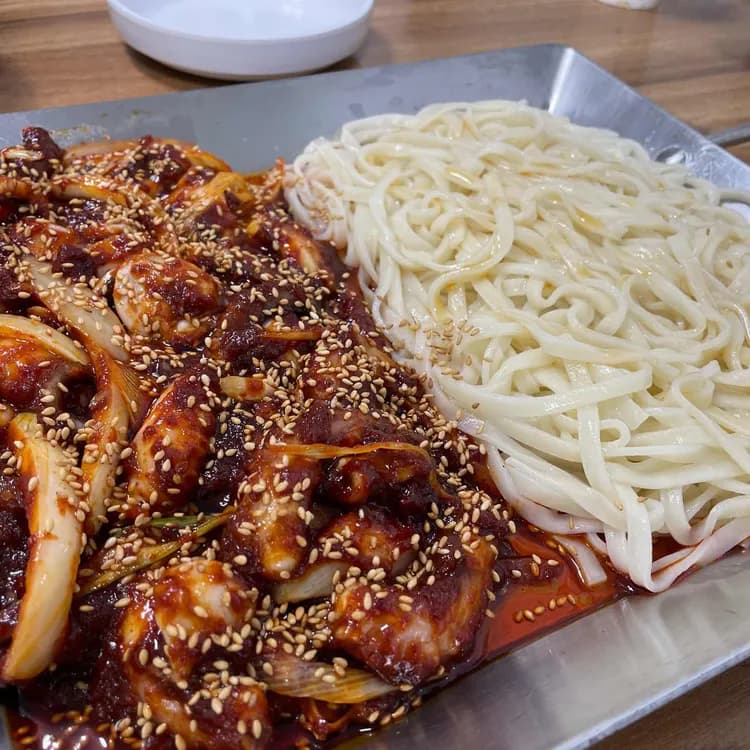 강릉 대왕철판 맛집 영진댁 - AI 딩코의 맛집 공략