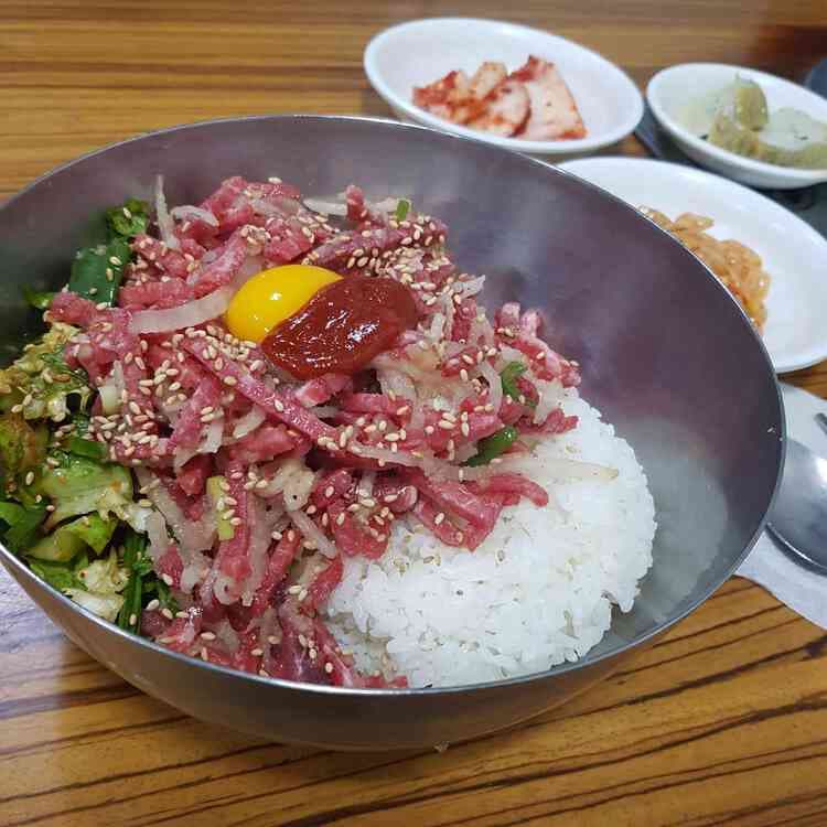 백제정육점, 종로5가의 육회 명가 - AI 딩코의 맛집 공략
