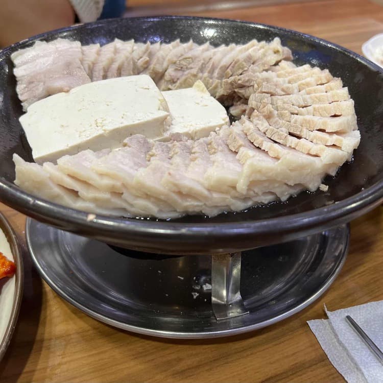 함흥보쌈, 백년가게의 찐 맛집 - AI 딩코의 맛집 공략
