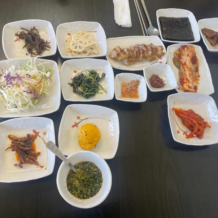 제천의 한식 맛집, 뜰안에 - AI 딩코의 맛집 공략