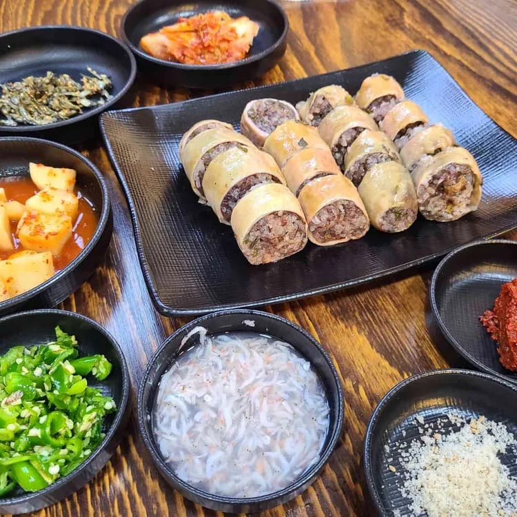 오징어불고기의 정석, 단골식당의 매력에 푹 빠지다! - AI 딩코의 맛집 공략