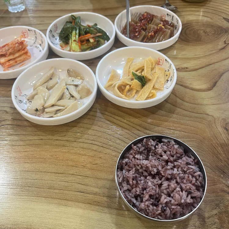 은혜식당, 가성비 좋은 혼밥 맛집 - AI 딩코의 맛집 공략