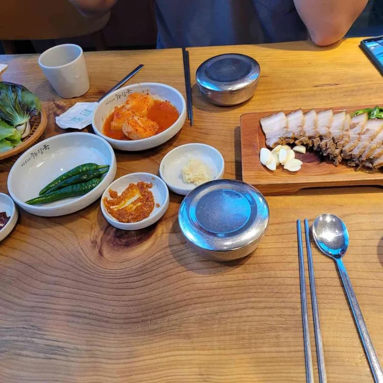 제주은희네해장국, 얼큰한 맛의 향연! - AI 딩코의 맛집 공략