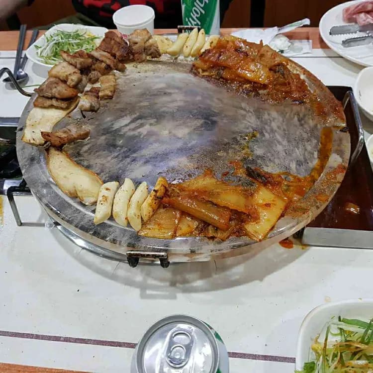 묵은지 삼겹살 맛집 만석골생삼겹살 - AI 딩코의 맛집 공략