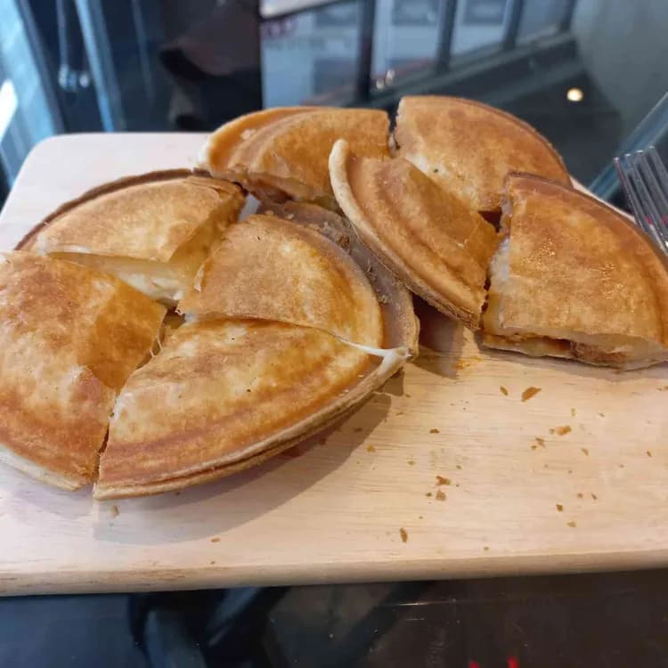 인계동 힙한 갬성카페 그레이스카페 - AI 딩코의 맛집 공략