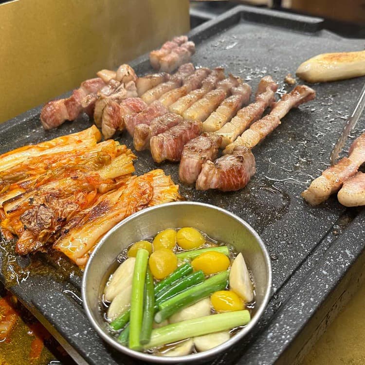 일층집, 고기를 직접 구워주는 맛집! - AI 딩코의 맛집 공략