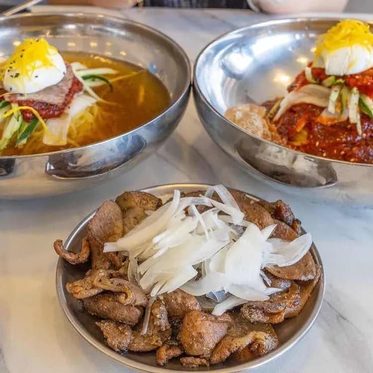 시원한 밀면의 매력, 경주 황남밀면 - AI 딩코의 맛집 공략