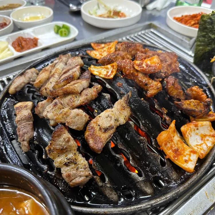 완산벌연탄집, 초벌로 구워진 연탄구이 맛집 - AI 딩코의 맛집 공략