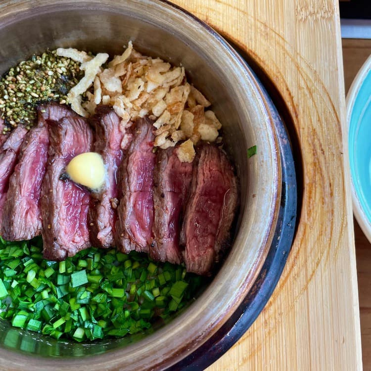 한다솥, 매력적인 솥밥 맛집 - AI 딩코의 맛집 공략