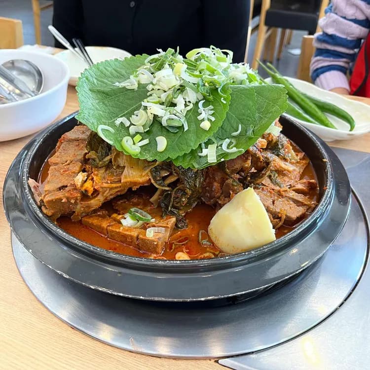 뼈해장국 맛집, 도마다리 뼈다귀전문점 - AI 딩코의 맛집 공략