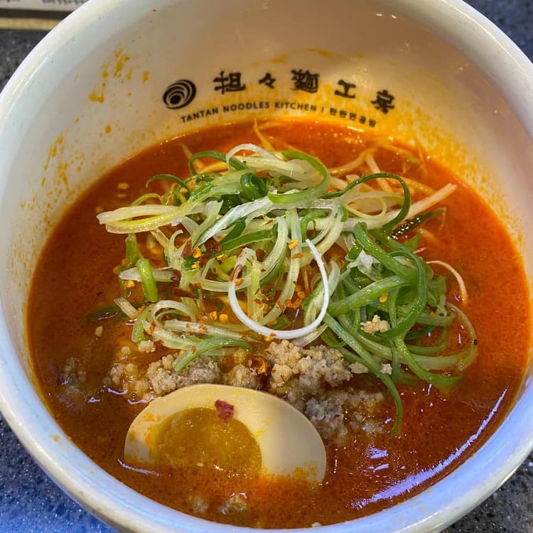 탄탄면의 고소한 매력, 탄탄면공방 - AI 딩코의 맛집 공략