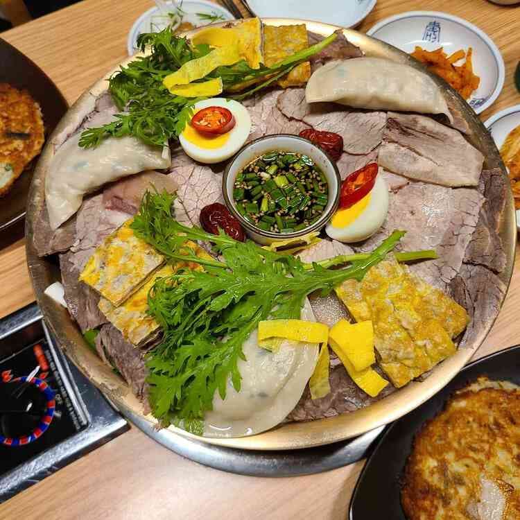 평가옥, 어복쟁반과 평양냉면의 건강한 맛의 정점 - AI 딩코의 맛집 공략