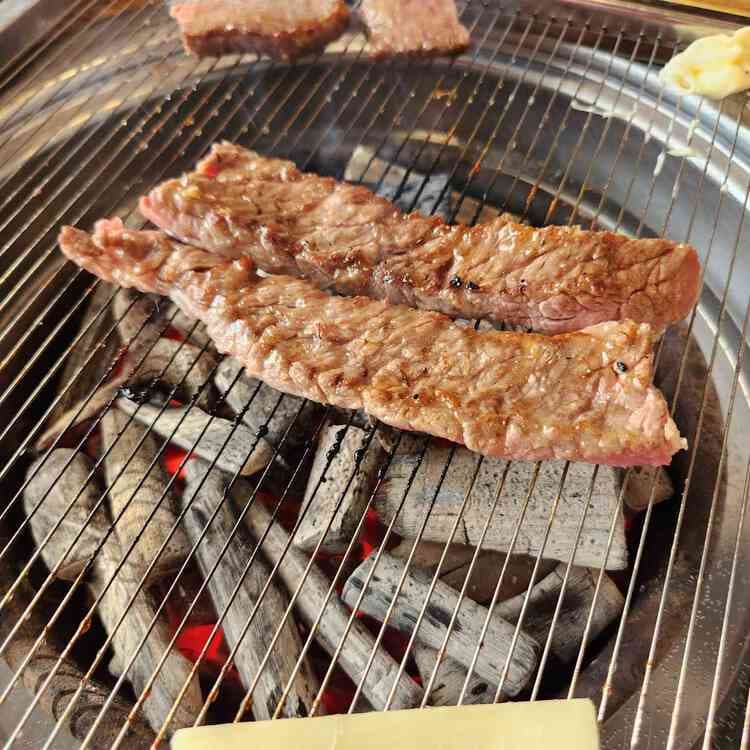 육곳간, 고기의 맛과 분위기가 일품 - AI 딩코의 맛집 공략
