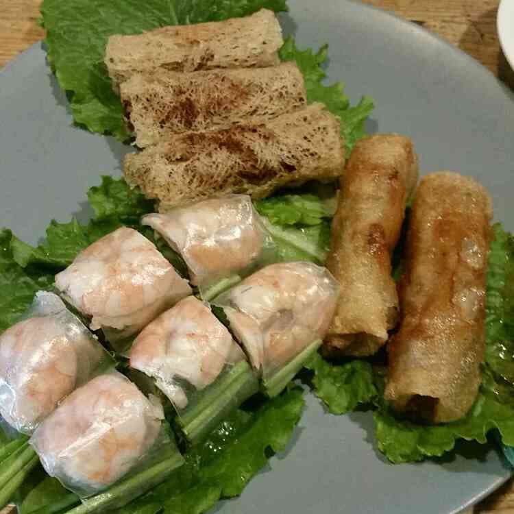 리틀사이공, 세련된 도시 맛의 베트남 쌀국수 전문점 - AI 딩코의 맛집 공략