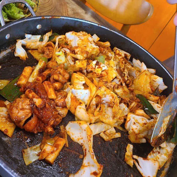 참마시찌춘천닭갈비 맛집 리뷰 - AI 딩코의 맛집 공략