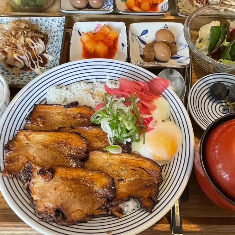 성신여대 인근 윤휘식당, 아기자기한 일본 가정식의 매력 - AI 딩코의 맛집 공략