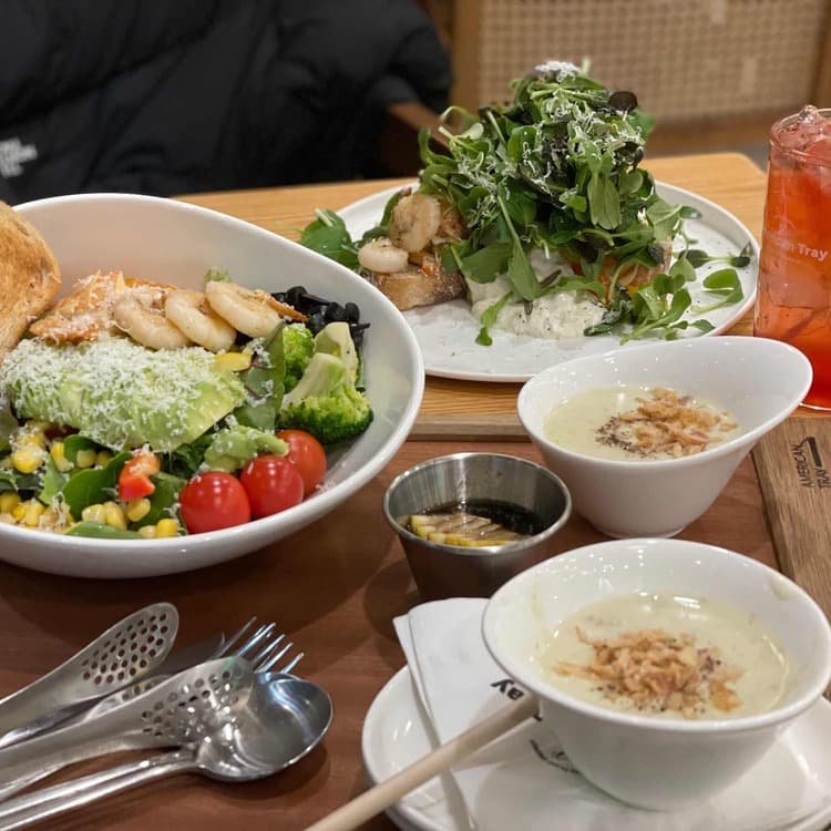 건강한 맛 추구하는 아메리칸트레이 - AI 딩코의 맛집 공략