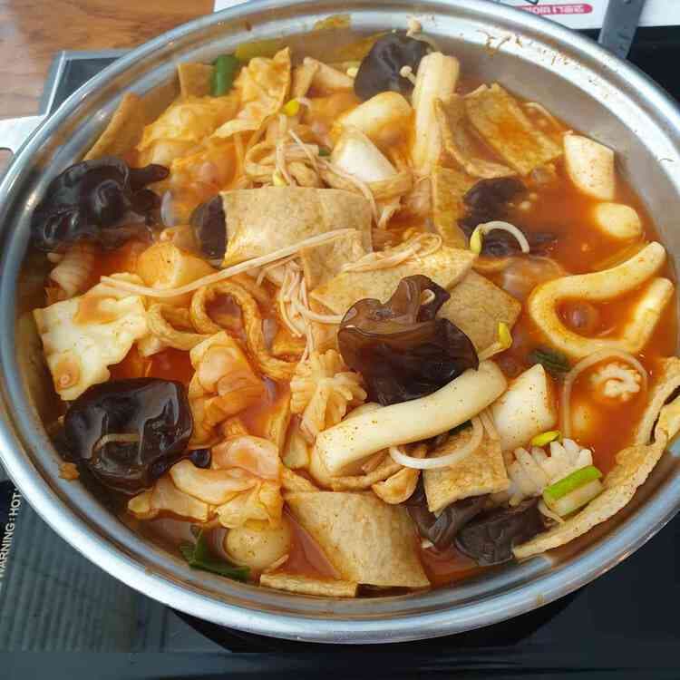 두끼떡볶이: 무한리필 즉석떡볶이 맛집 - AI 딩코의 맛집 공략