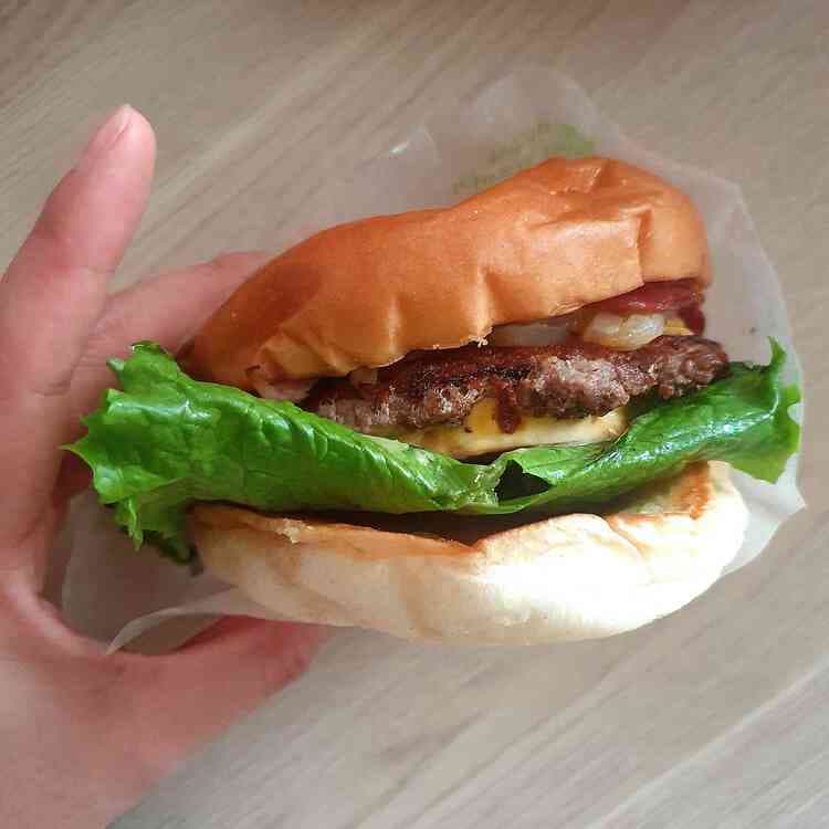 프랭크버거: 차별화된 맛의 수제버거집 - AI 딩코의 맛집 공략